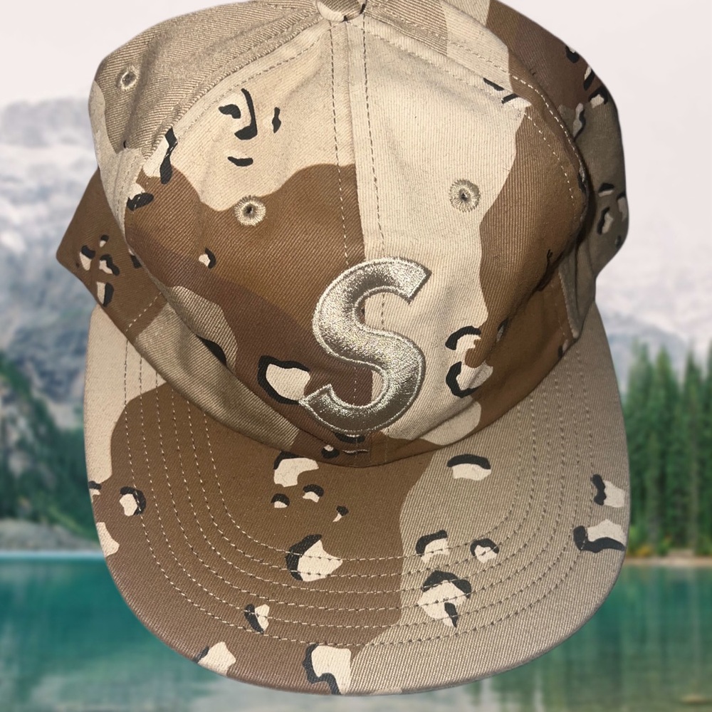 Supreme Tonal S Logo 6-Panel
Desert Camo